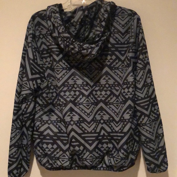 Victoria Secret Pullover - Picture 2 of 4